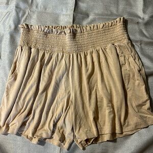 Kate Quinn XL gold shorts